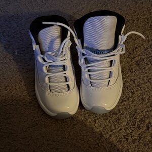 Jordan V3 Sneakers in Black and Gray